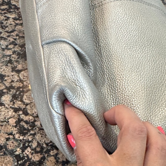 Coach F15064 Elegant Platinum Leather Shoulder Bag - Picture 7 of 10